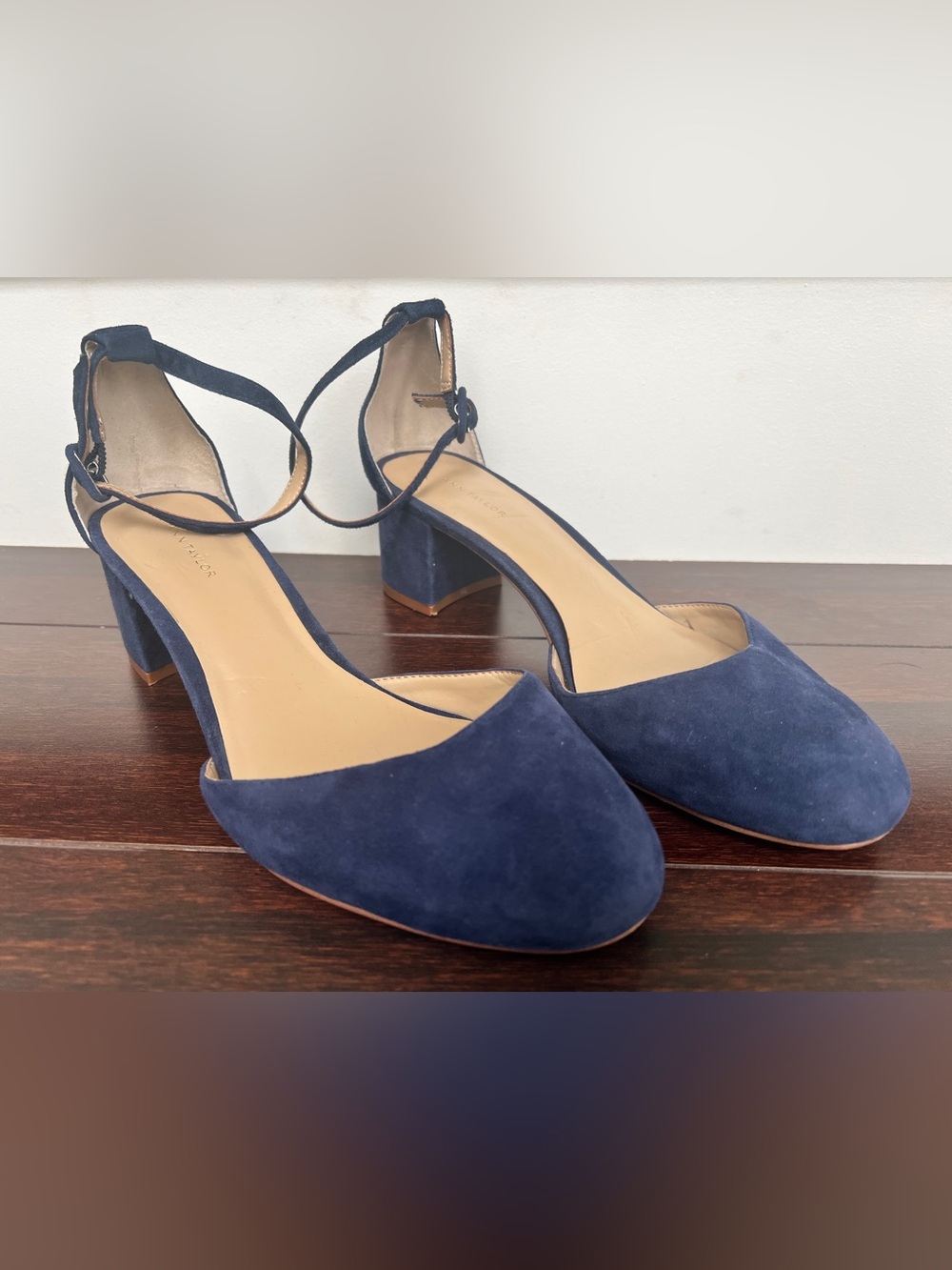 Ann Taylor navy blue suede pumps feature a block heel and ankle strap Sz 8